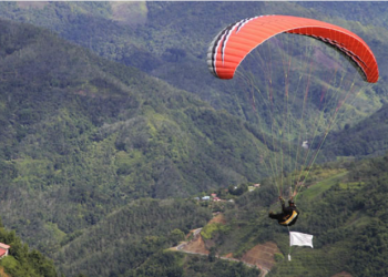 PARAGLIDING TANDEM FLIGHT, JUGRA HILL BANTING